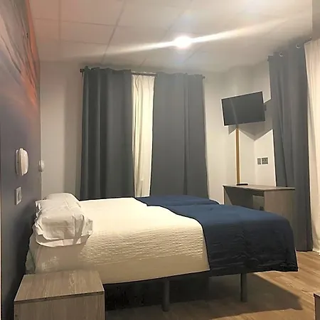 El Paloma Hotel